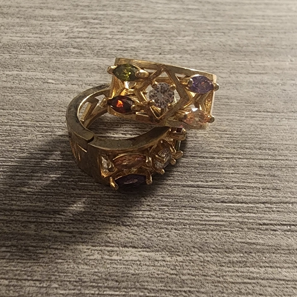 Elegant Gold Tone Multi-Stone Earrings